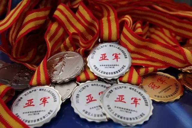 训练师分享乔丹的旧日训练照片：你是讨论历史还是书写历史？